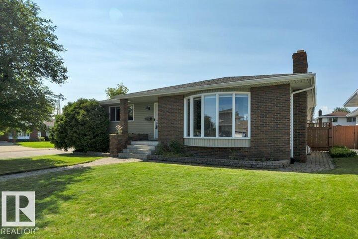 Property Photo:  6960 21 Avenue NW  AB T6K 2H4 