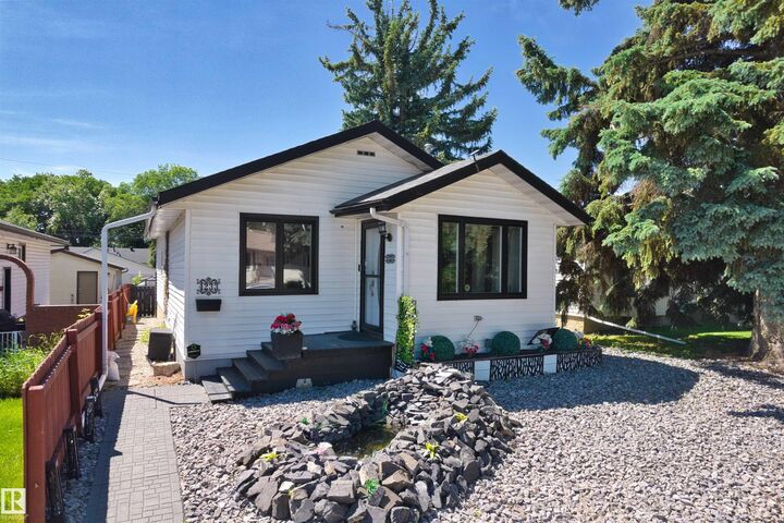 Property Photo:  4233 116 Avenue NW  AB T5W 0W9 