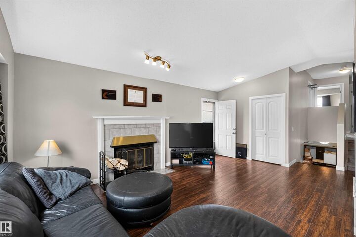 Property Photo:  17132 96 Street NW  AB T5Z 1Z6 
