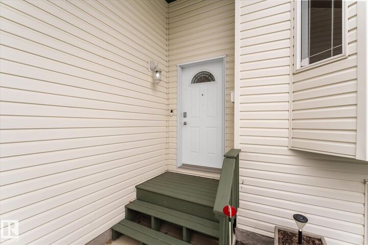 Property Photo:  11534 169A Avenue NW  AB T5X 5Z5 