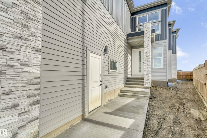 Property Photo:  231 28 Street SW  AB T6X 3E4 