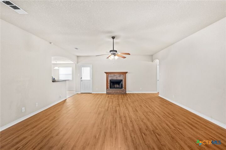 Property Photo: 2702 Tarrant County Drive TX 76549