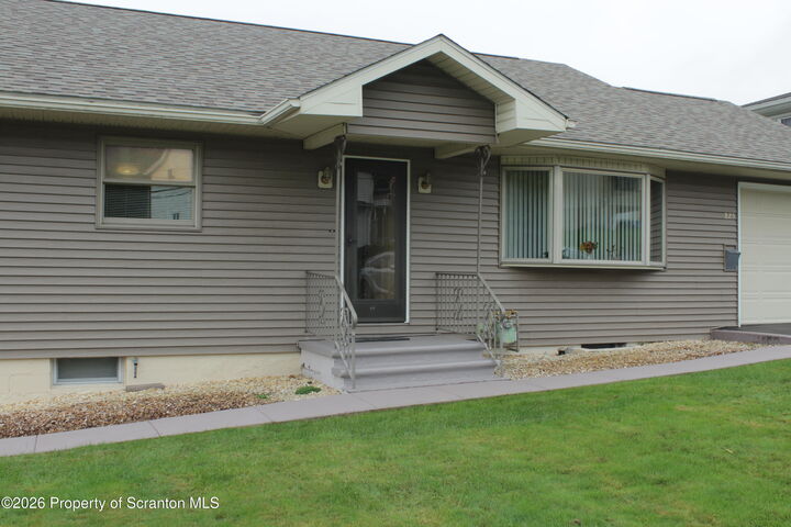 Property Photo:  825 Scott Road  PA 18519 