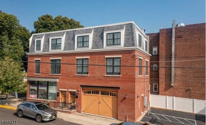 Property Photo:  368 Paterson Ave Left  NJ 07073 