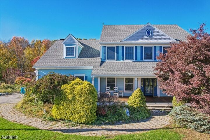 Property Photo:  10 Dales Xing  NJ 07461 