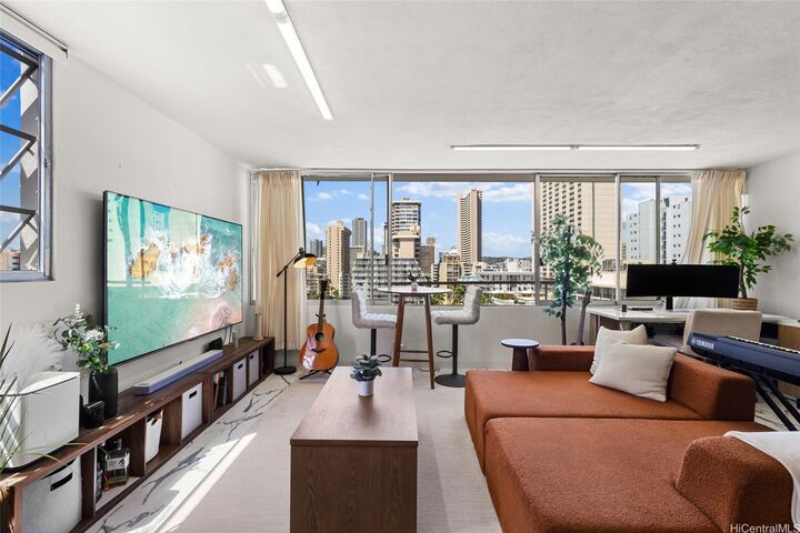 Property Photo: 435 Seaside Avenue 1102 HI 96815