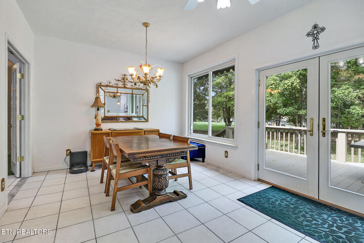 Property Photo:  12 Thames Court  TN 38558 