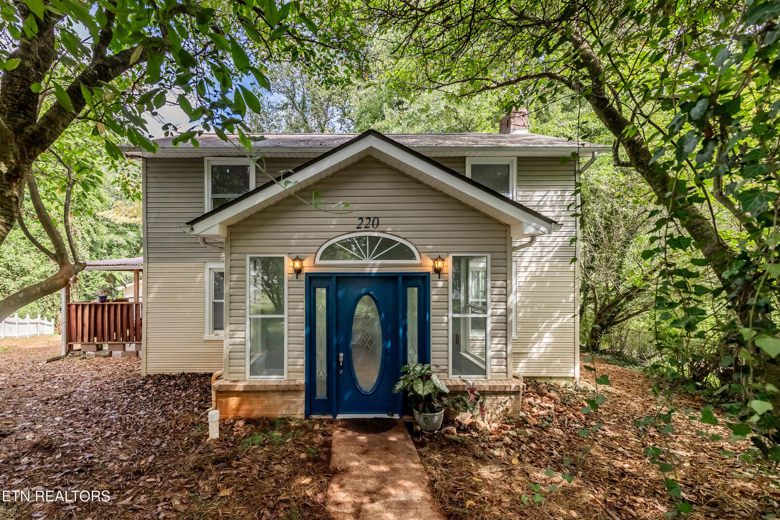 Property Photo:  220 Oak Rd  TN 37828 