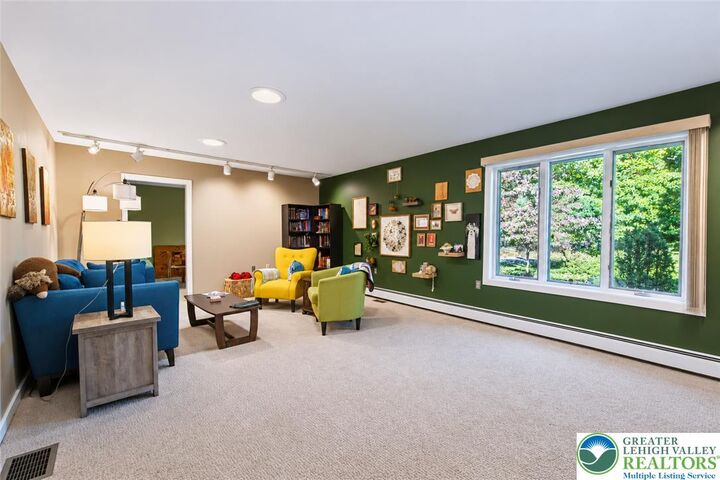 Property Photo:  141 Roosevelt Road  PA 18301 