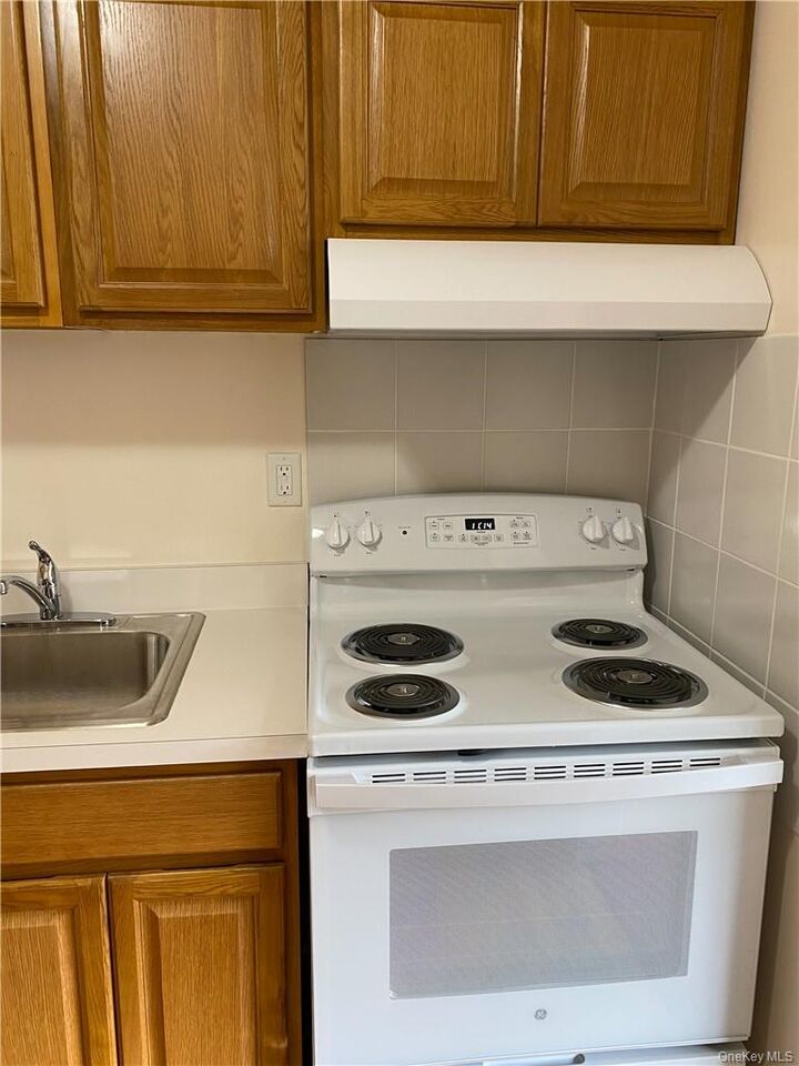 Property Photo:  106 Park Lane  NY 10990 