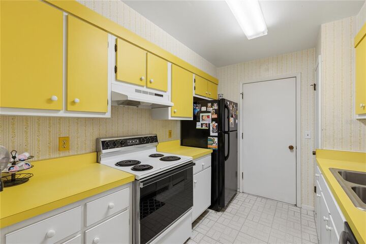 Property Photo: 425 S Hawthorn Circle FL 32708