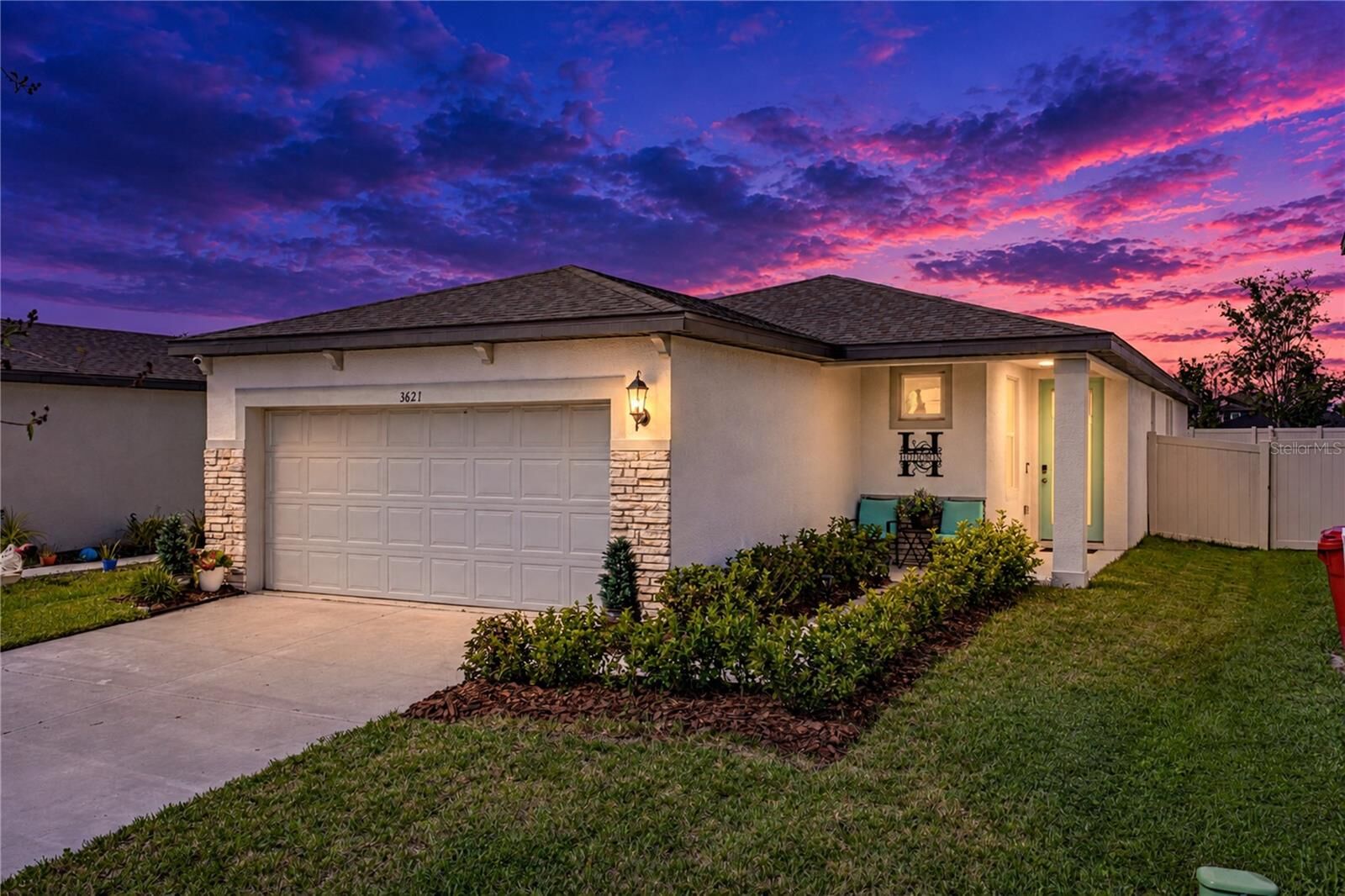 Property Photo: 3621 Radiant Mountain Drive FL 33565