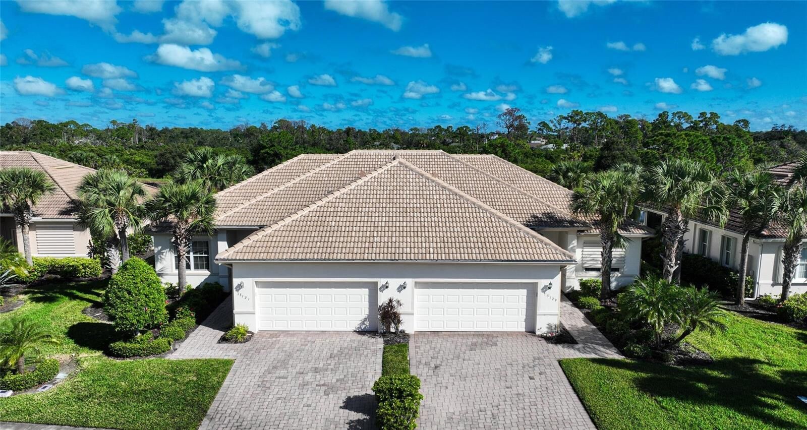 Property Photo:  13121 Creekside Lane  FL 33953 
