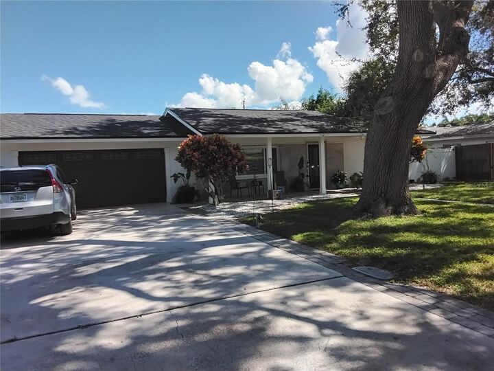 Property Photo:  571 Lentz Road  FL 33770 