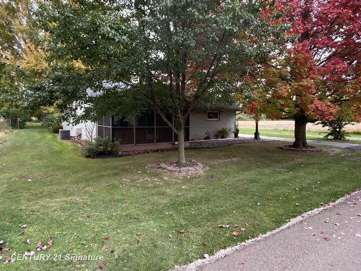 Property Photo: 5155 Youngstown Place MI 48601
