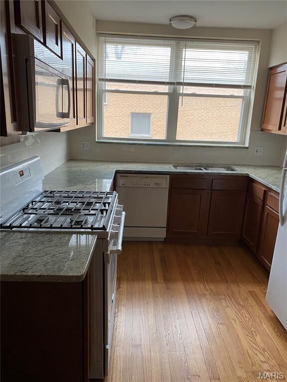 Property Photo:  900 Purdue Avenue 2S  MO 63130 