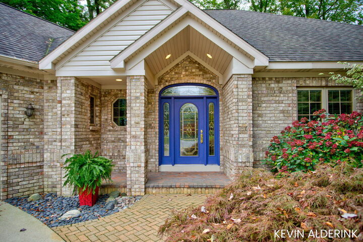 Property Photo: 14688 Creek Edge Drive MI 49424
