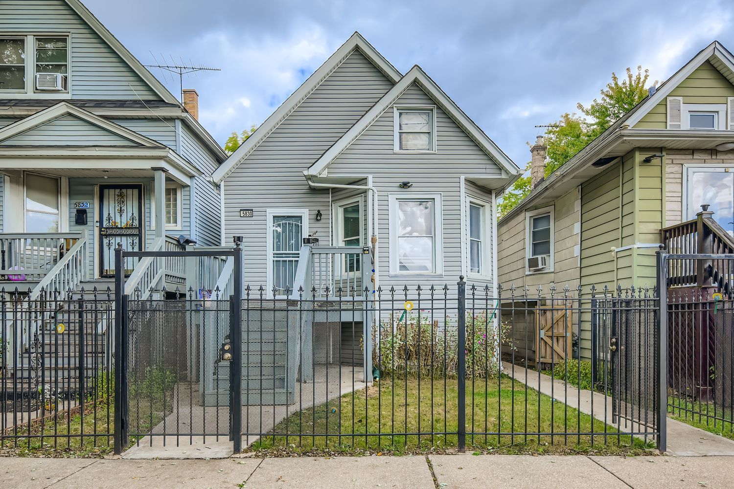 Property Photo:  5830 W Rice Street  IL 60651 