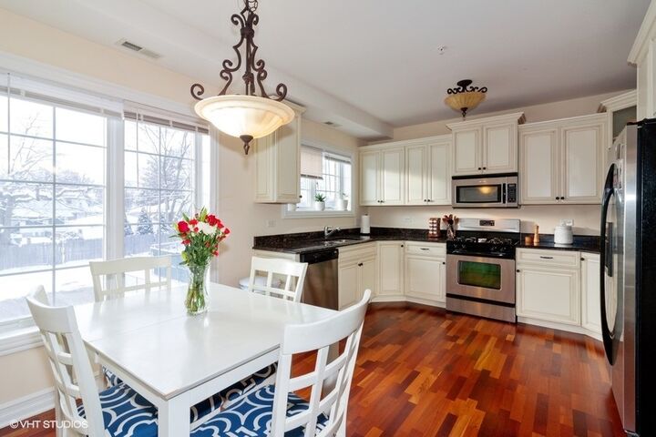 Property Photo: 36 S Cass Avenue 3B IL 60559