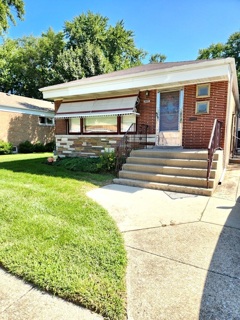 Property Photo: 14415 S Saginaw Avenue IL 60633