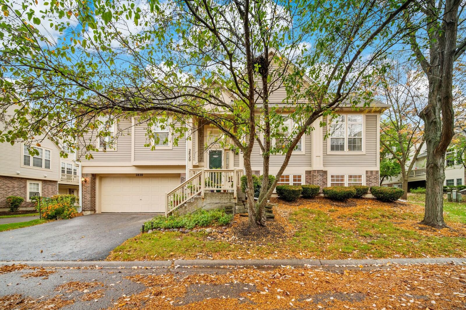 Property Photo: 2820 N Greenwood Avenue IL 60004