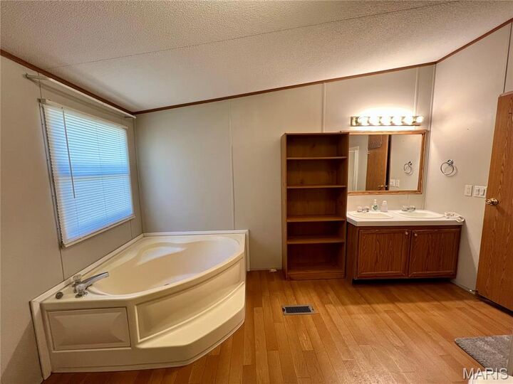 Property Photo: 202 Niswonger Lane MO 63766
