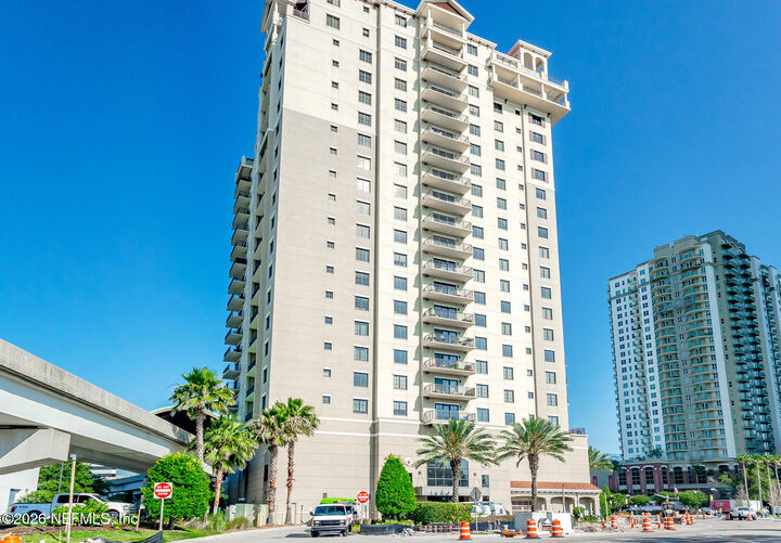 Property Photo: 1478 Riverplace Boulevard 1503 FL 32207
