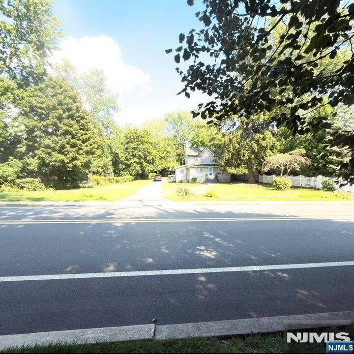 Property Photo:  704 Franklin Turnpike  NJ 07401 