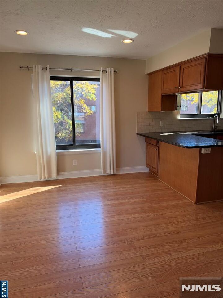 Property Photo:  99 Sandpiper Key 99  NJ 07094 