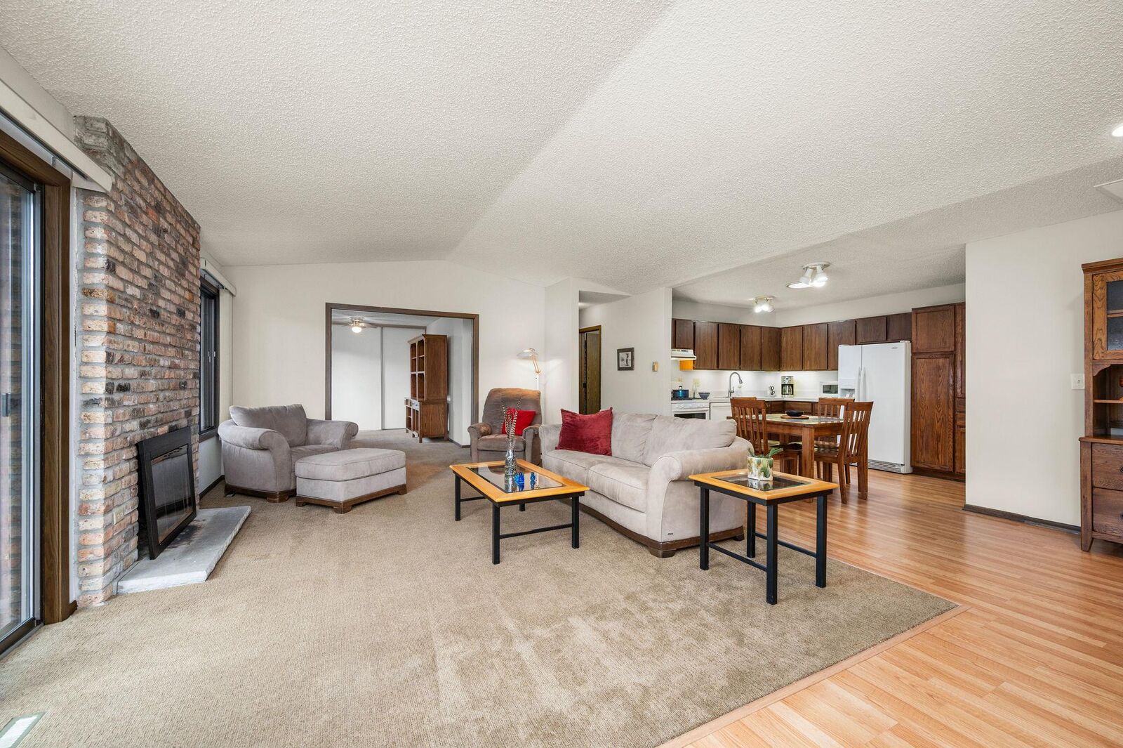 Property Photo:  1070 Zanzibar Lane N  MN 55447 