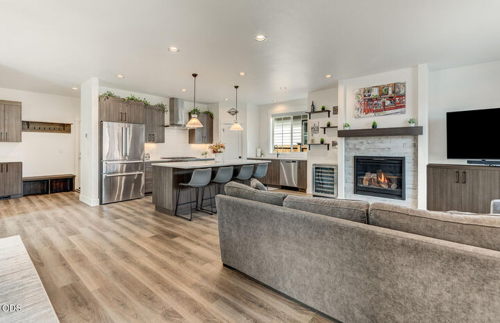 Property Photo:  20449 Aberdeen Drive  OR 97702 