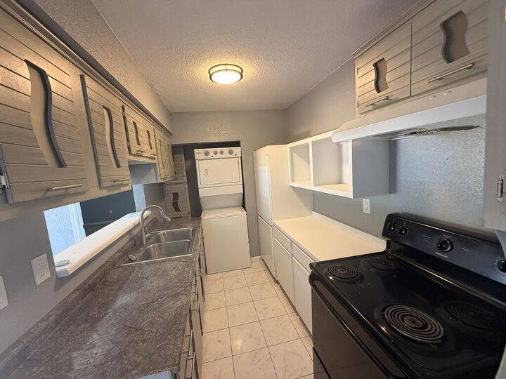 Property Photo:  2102 3rd  TX 79763 