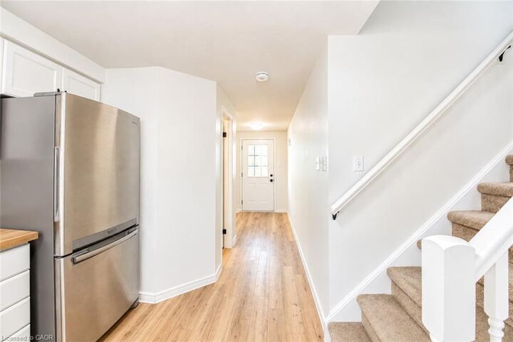 Property Photo:  699 Laurelwood Drive  ON N2V 2T8 
