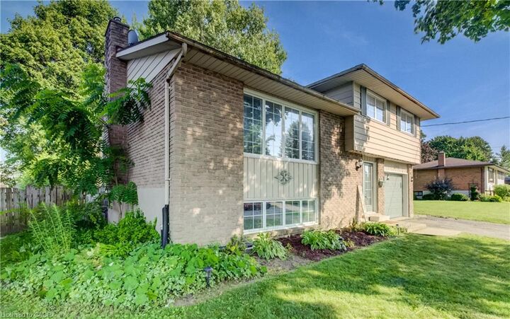 Property Photo:  398 Boyne Avenue  ON N4W 3K4 