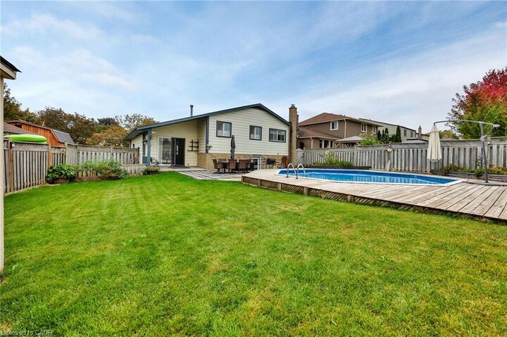 Property Photo:  42 Blackwell Drive  ON N2N 1P8 