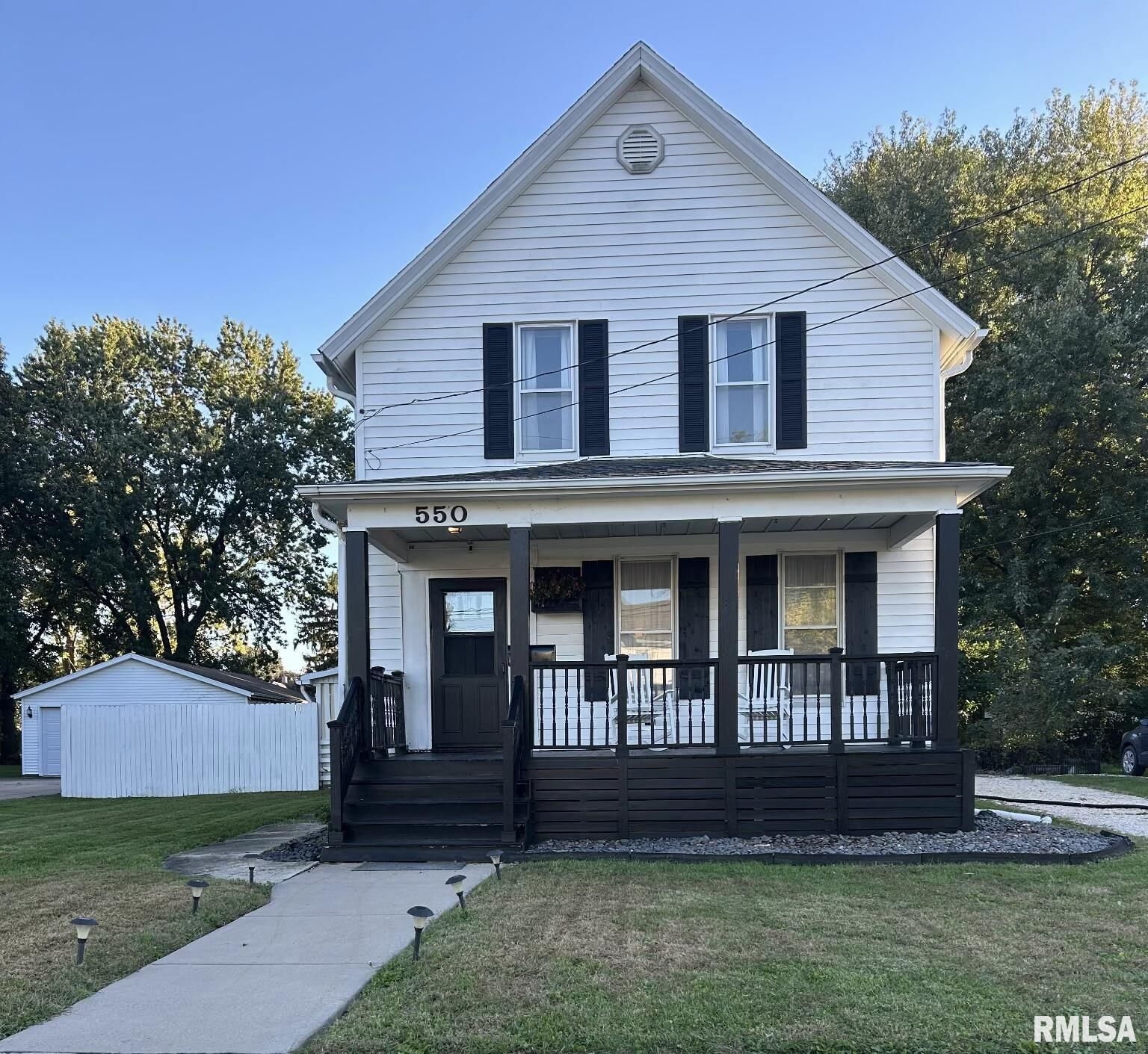 Property Photo: 550 E North Street IL 61401