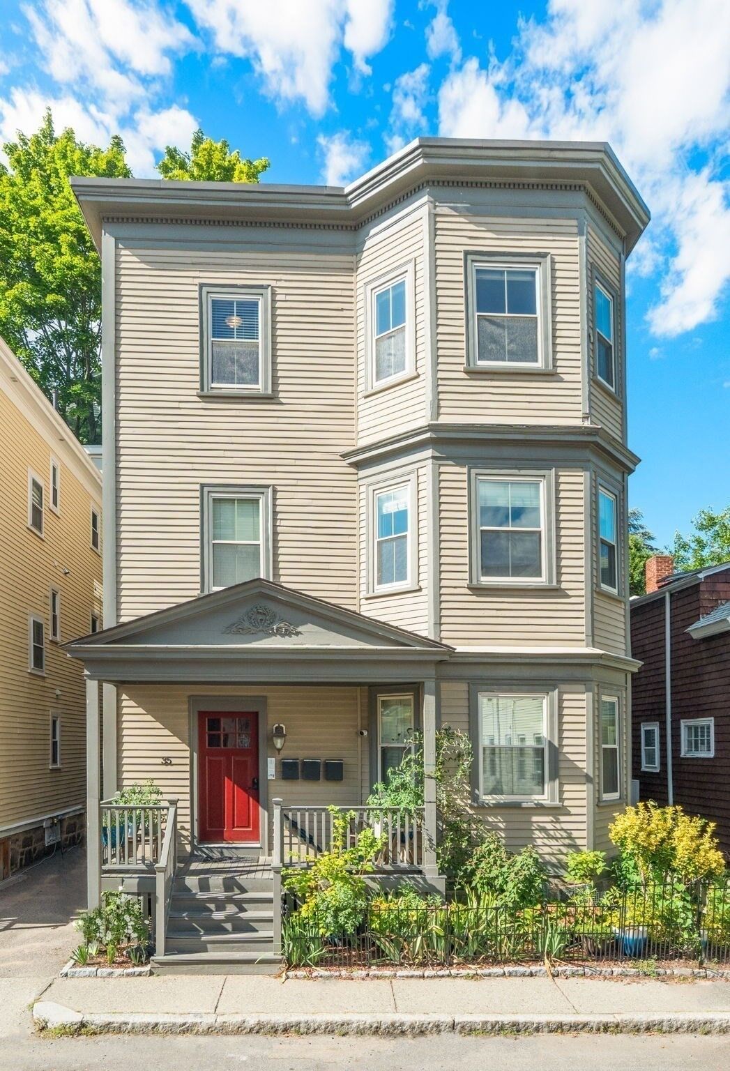Property Photo:  35 White Pl 3A  MA 02445 