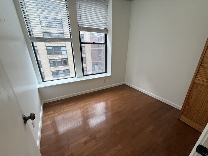 Property Photo: 72 Kneeland 702 MA 02111