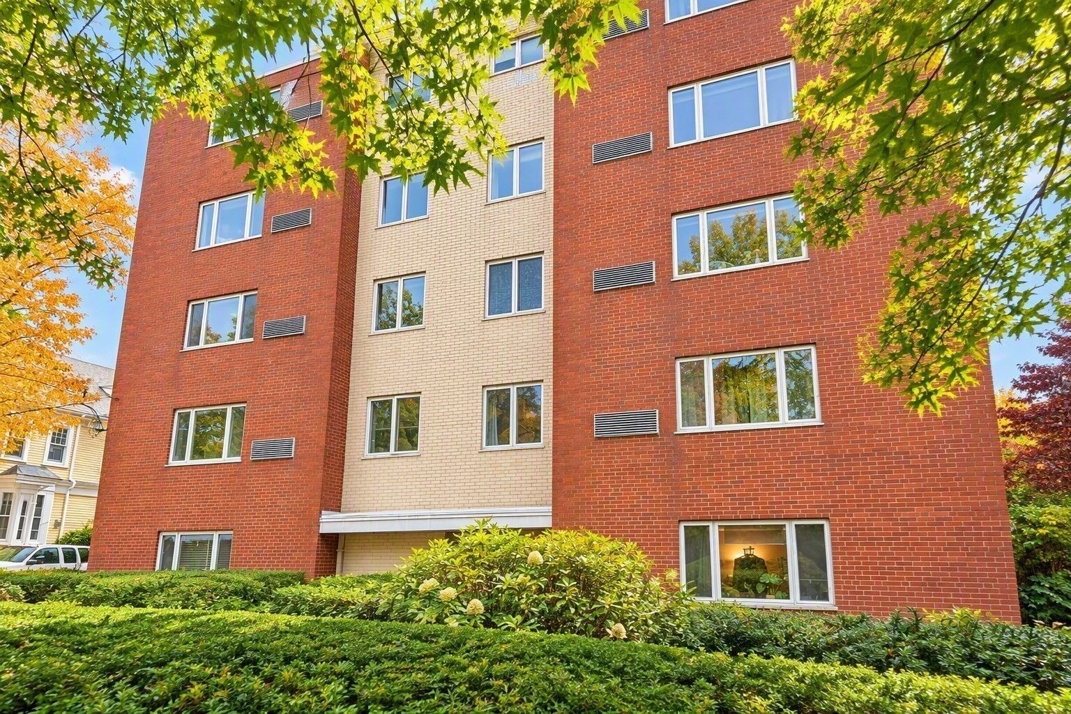 Property Photo:  114 Pleasant St. 406  MA 02476 