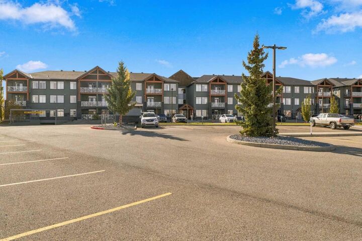Property Photo:  1005B Westmount Drive 104  AB T1P 0C3 