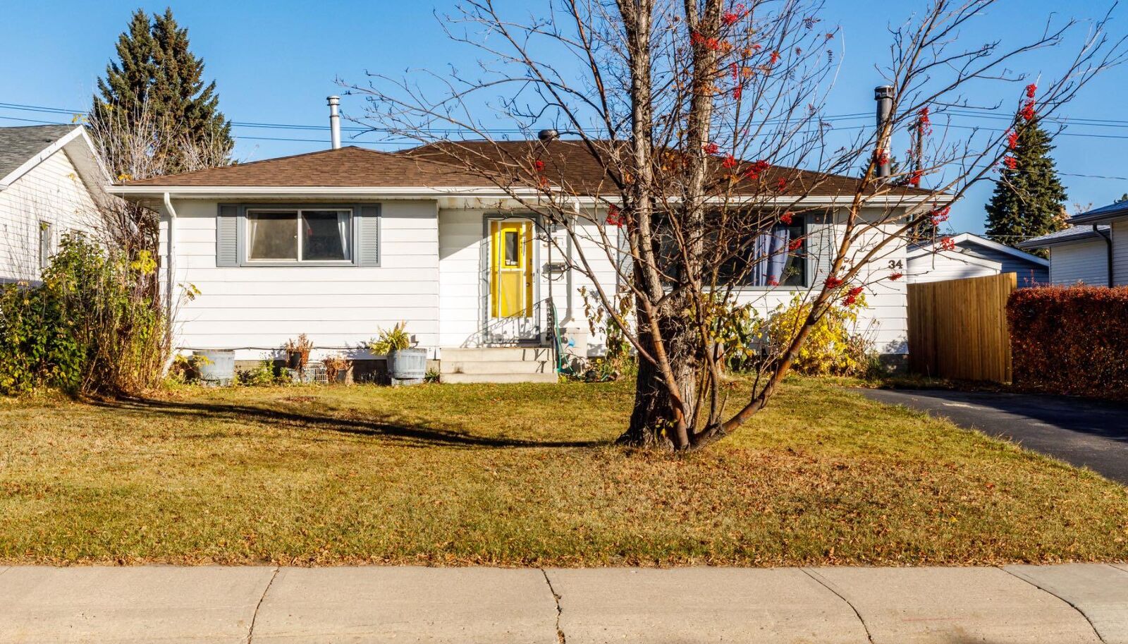 Property Photo:  34 Wishart Street  AB T4N 5W3 