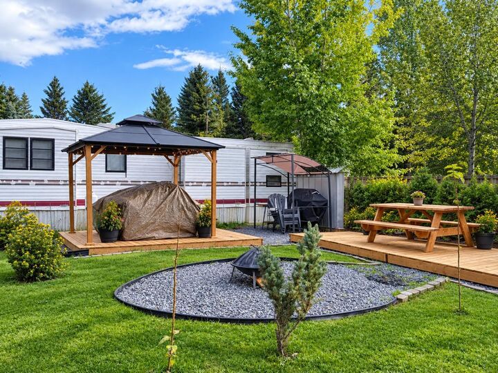 Property Photo:  1 Timber Rise  AB T0M 1X0 