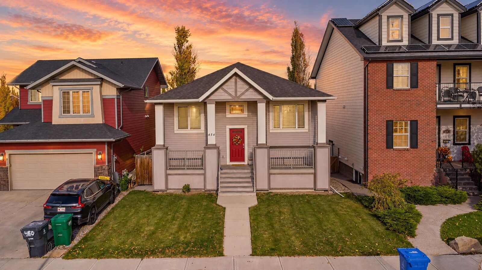 Property Photo:  454 Twinriver Road W  AB T1J 3Y9 