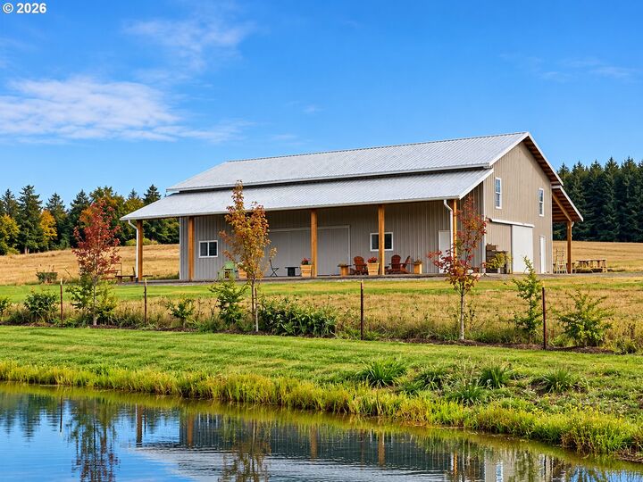 Property Photo: 33979 Mount Pleasant Rd OR 97355