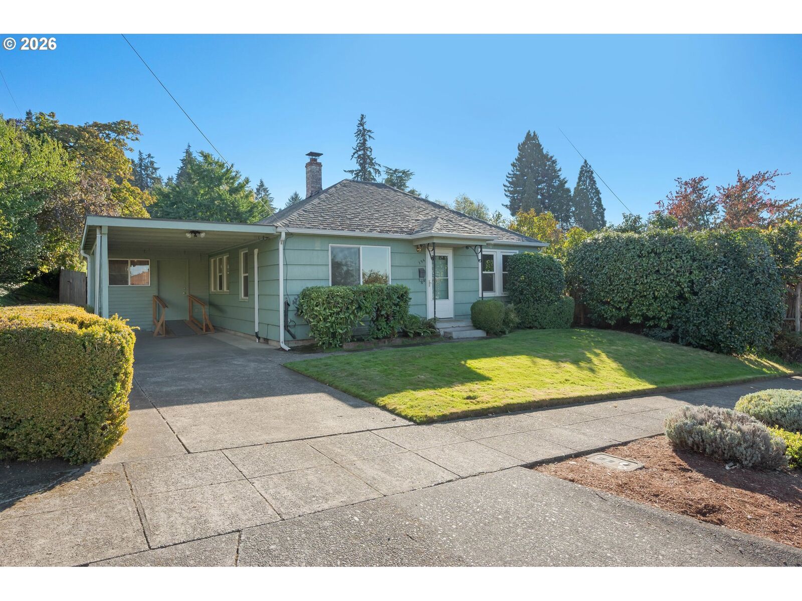 Property Photo:  356 W 21st Ave  OR 97405 