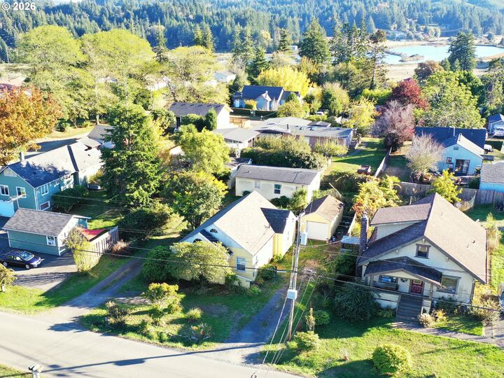 Property Photo:  1321 California Ave  OR 97420 