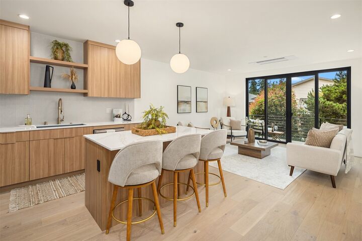 Property Photo: 614 5th Avenue S C106 WA 98020