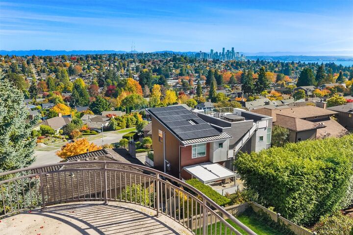 Property Photo: 2654 39th Avenue W WA 98199