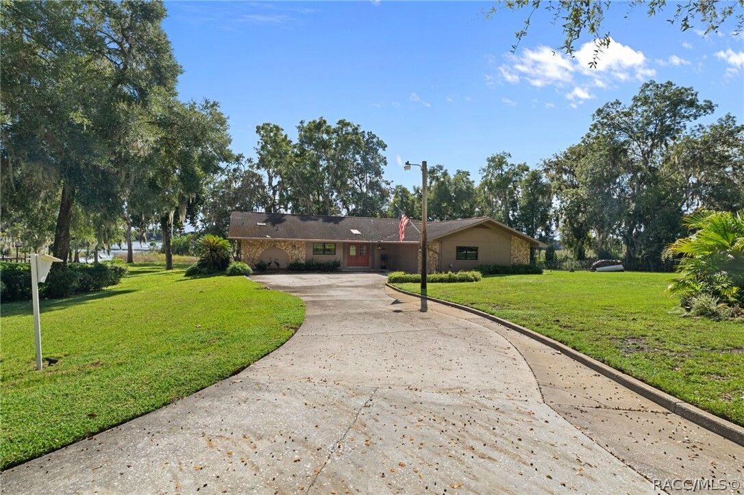 Property Photo:  2585 S Zellner Drive  FL 34450 