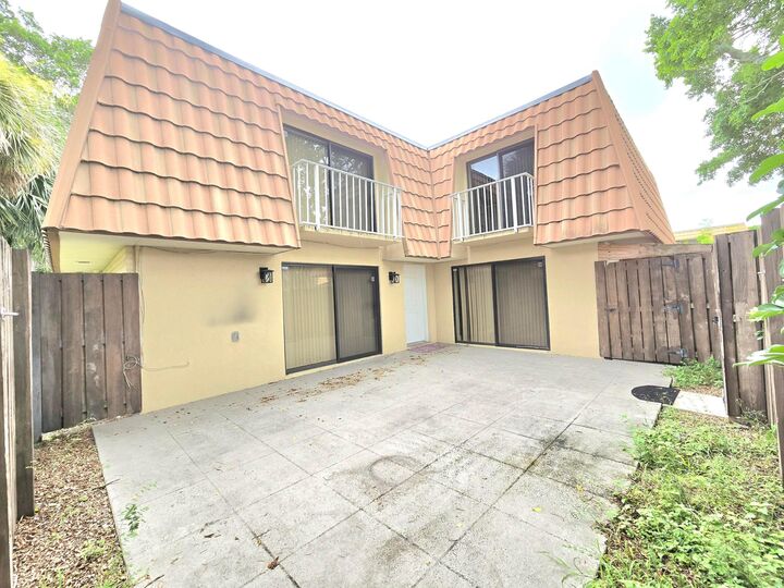 Property Photo: 710 Mill Valley Place FL 33409